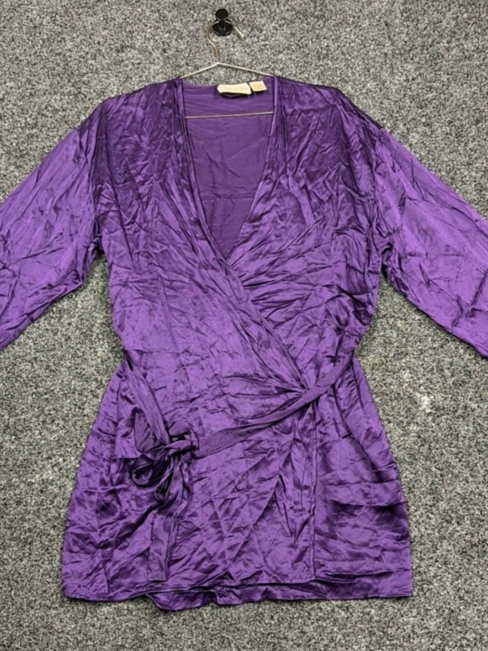 VINTAGE 100% SILK GOLD LABEL VICTORIAS SECRET ROBE